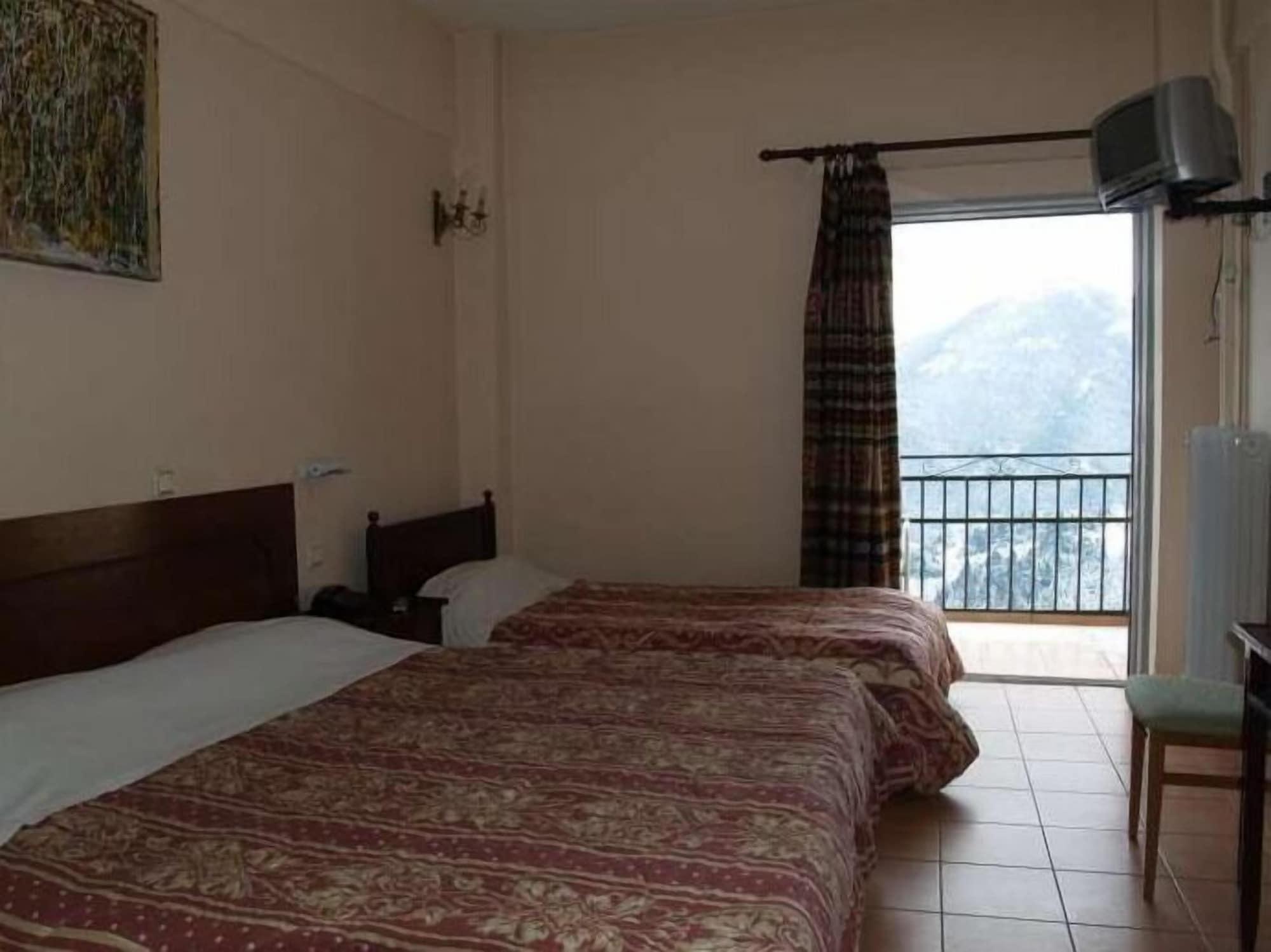 Hotel Lecadin Karpenisi Luaran gambar