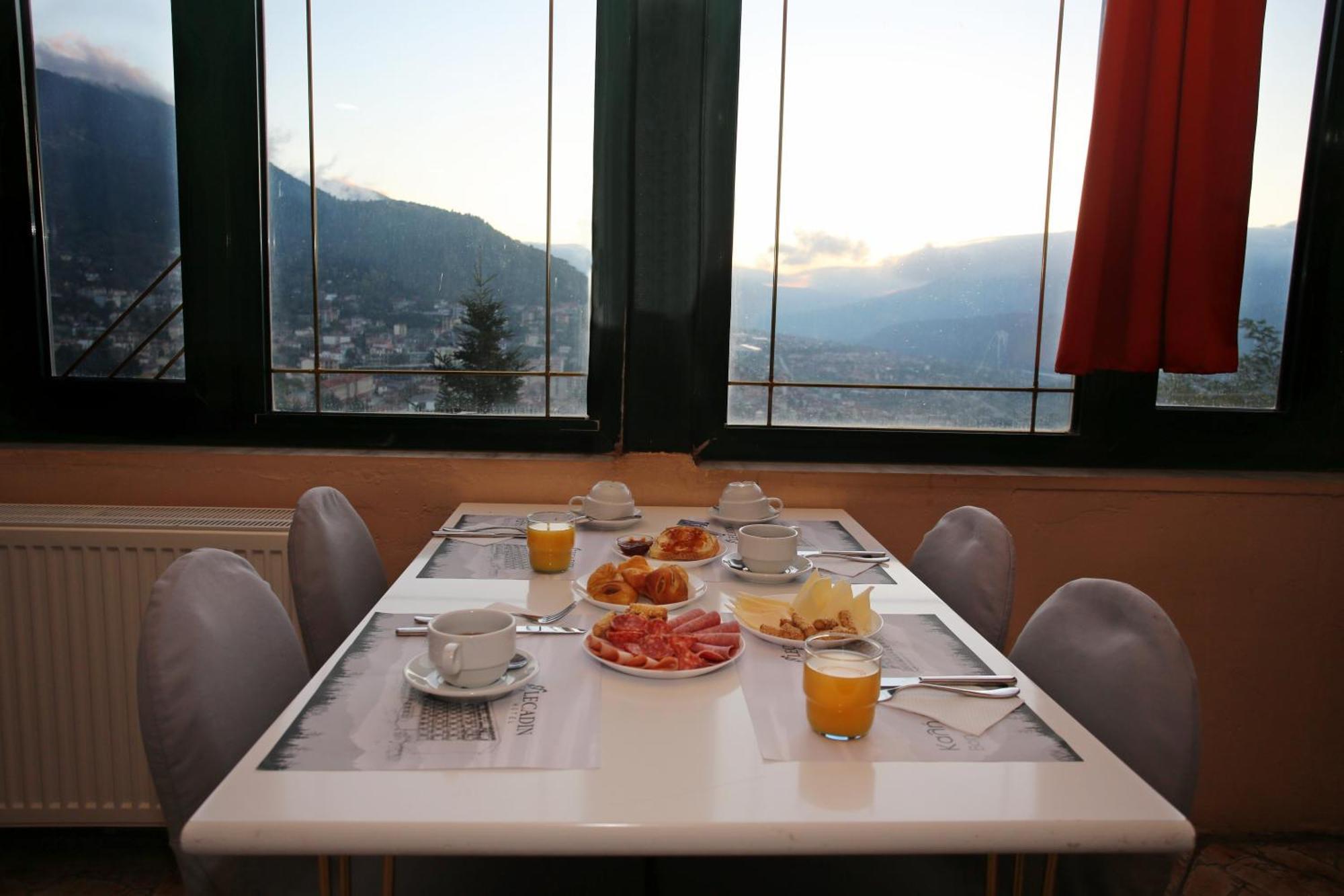 Hotel Lecadin Karpenisi Luaran gambar