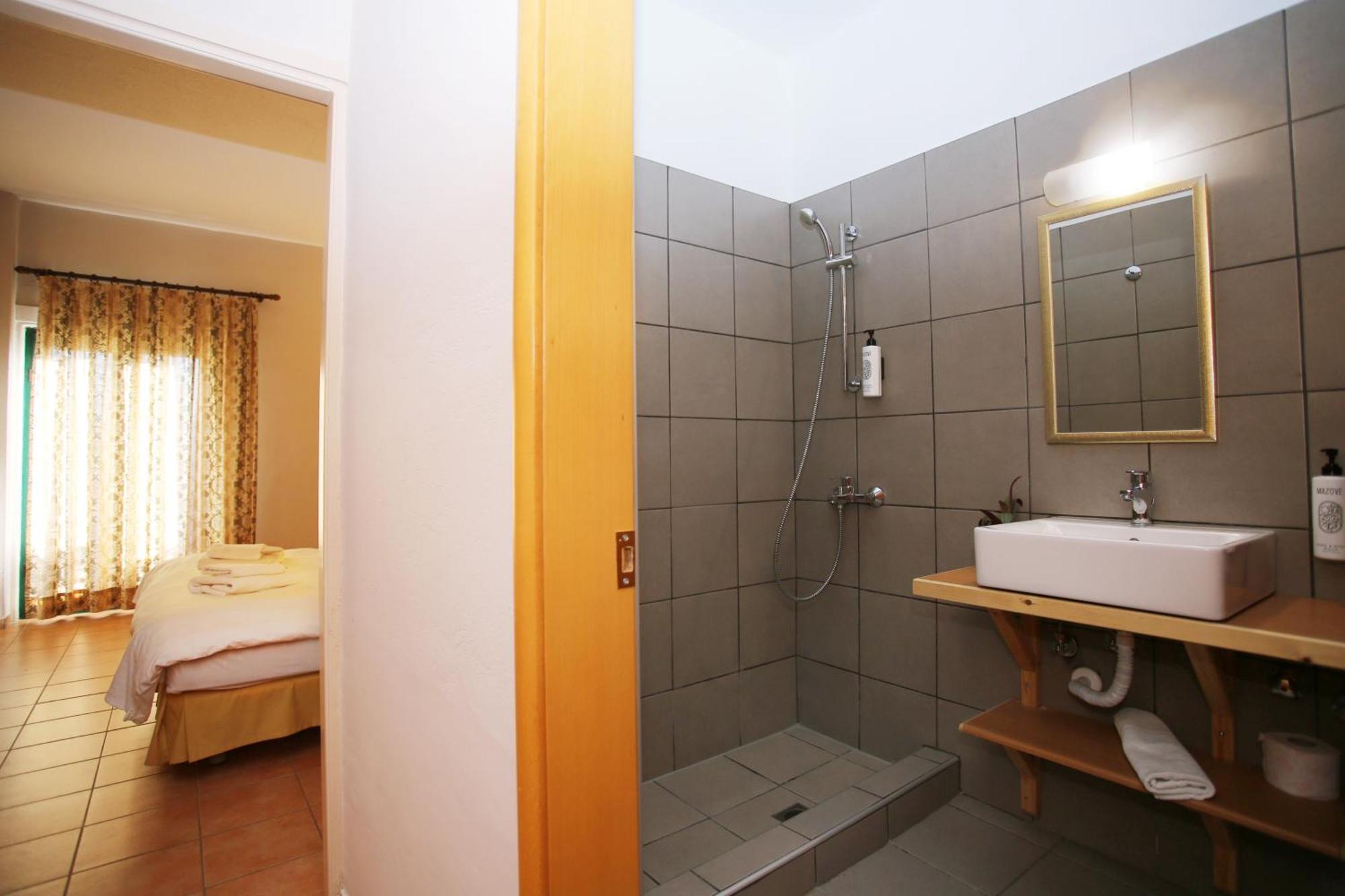 Hotel Lecadin Karpenisi Luaran gambar